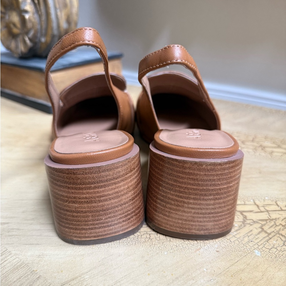 AEROSOLES Women's Brown Loafers with Gold Chain Detail - Picture 12 of 13